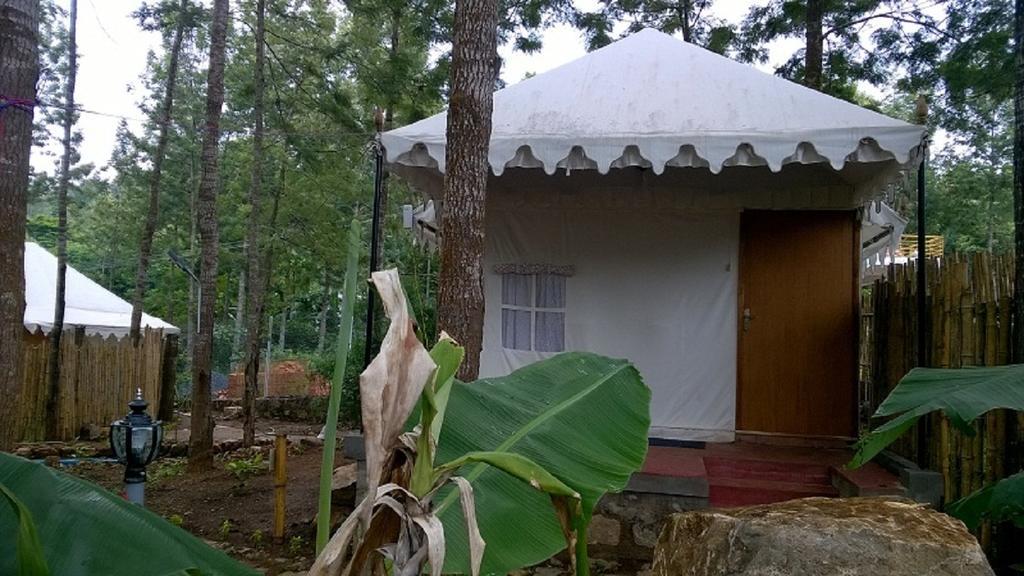 Hotel Bison Woods Yercaud Habitación foto